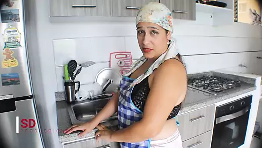 İspanyol Hizmetçimin Güzelliği Beni Büyüledi