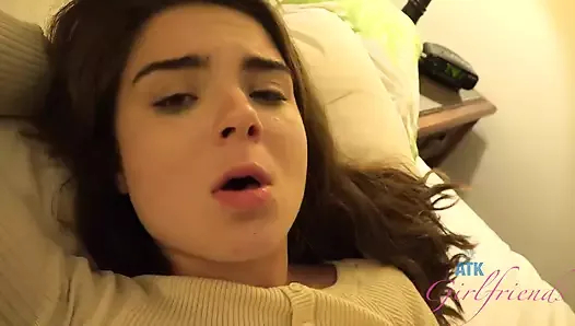 bu kızların babasından onları attırama ile doldurmasını istemesini izleyin