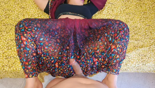 Üvey teyzem bana kız arkadaşımla nasıl seks yapacağımı öğretti