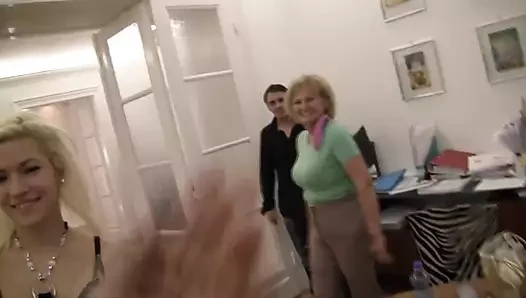 Büyükannem hala seks seviyor