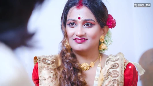 Desi Yeni Evli StarSudipa Kocasının önünde bir hırsız tarafından sikildi ve Sert bir Üçlüye dönüşüyor (Hintçe Ses)