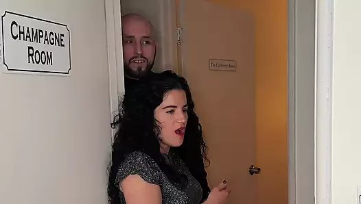 Ev Arkadaşı Eş Tepesi Üçlü - Cliff Media Productions