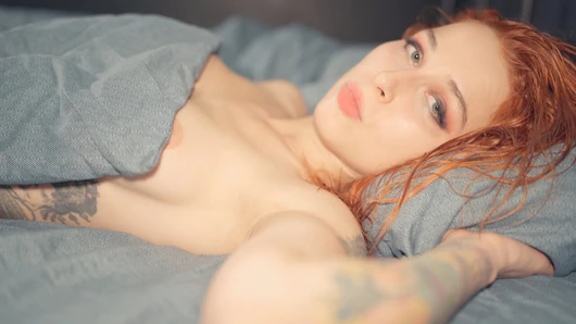 Genç Çıtır Üvey Kardeşimle Aynı Yatağı Paylaşmamalıydım