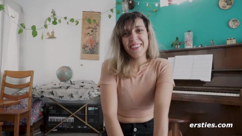 Ada Ersties topluluğu için ıslanıyor!