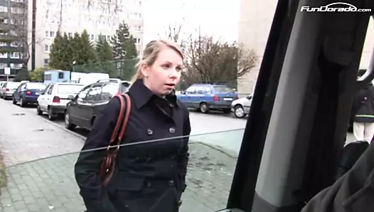 alica wird vom fremden ım auto gebumst - otobüs durağı