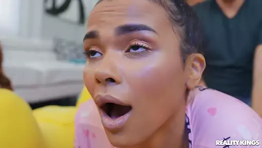 bootylicious Bebekler kay carter anna claire bulutlar emin olun