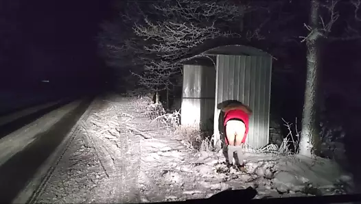 kocam'ın arkadaşı beni evde götürürken sikişir