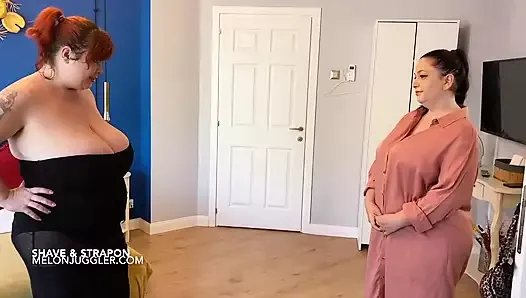 Büyük memeli ev hanımı tombul hizmetçisine sikildi