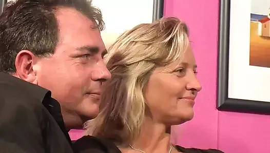 annemin yeni bir erkek arkadaşı var ve her zaman eski sevgilisini sikiş'e getiriyor!