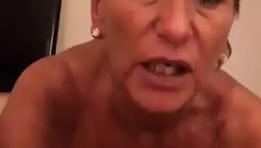 madura tragando leche