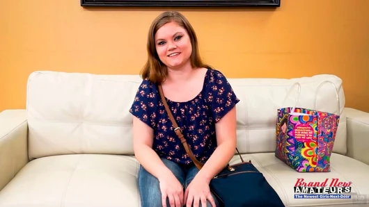 Büyük Memeli Cutie Lauren Onu amcık Ve Sıkı götten Derinden sikişiyor!