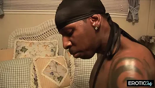 Onun kalın yarrak küçük amını yok eder