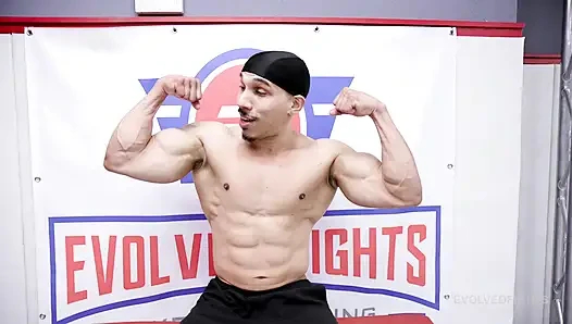 Nikki Zee vs Peurto Rock - Nikki Kişisel Antrenörünü Çağırıyor